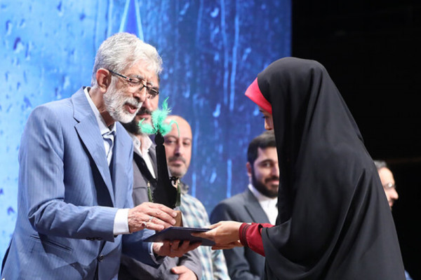 اربعین سرمایهای است که پیامی را به جهان صادر میکند