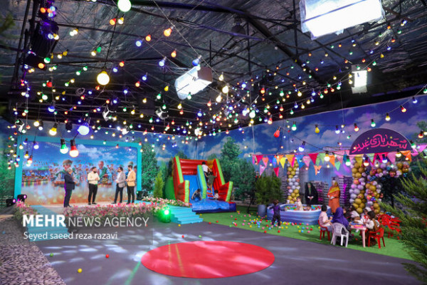 «مهمونی ۱۰ کیلومتری» از آنتن تلویزیون کلید خورد؛ استودیویی شبیه خیابان