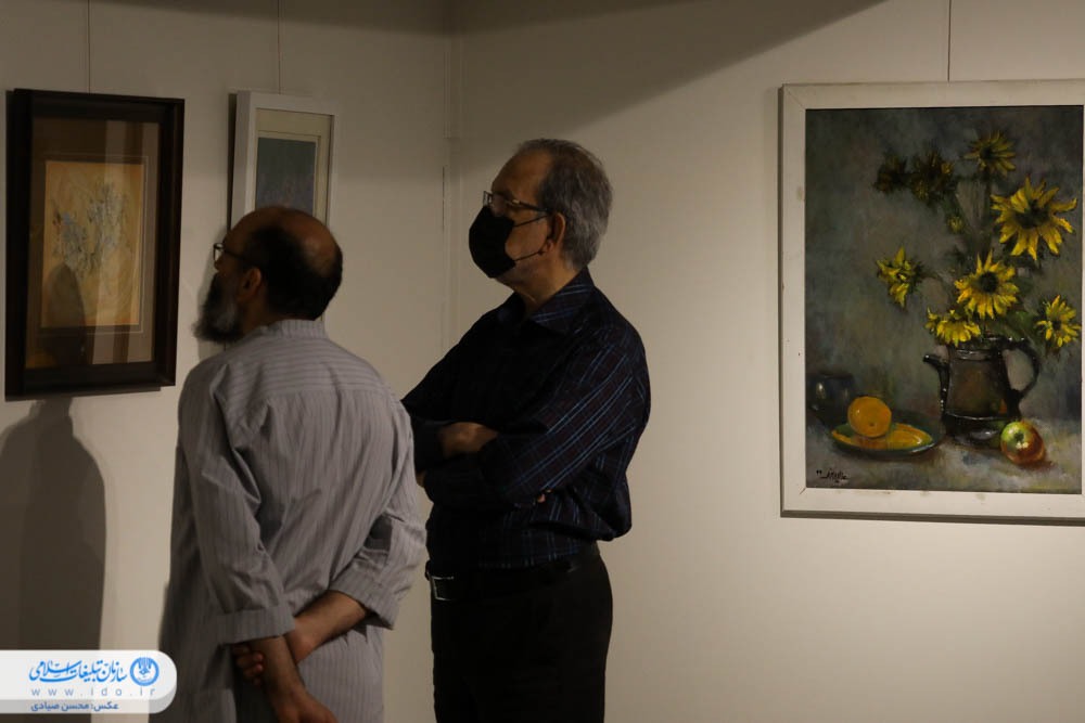 سری به تابلوهای رنگارنگ فاخر در نمایشگاه «چراغ راه» بزنید سری به تابلوهای رنگارنگ فاخر در نمایشگاه «چراغ راه» بزنید