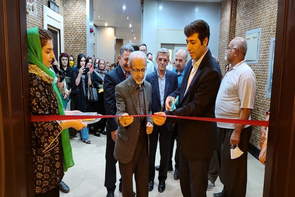 نمایشگاه نقاشی خط بانوان هنرمند سنندجی در گالری سوره گشایش یافت نمایشگاه نقاشی خط بانوان هنرمند سنندجی در گالری سوره گشایش یافت