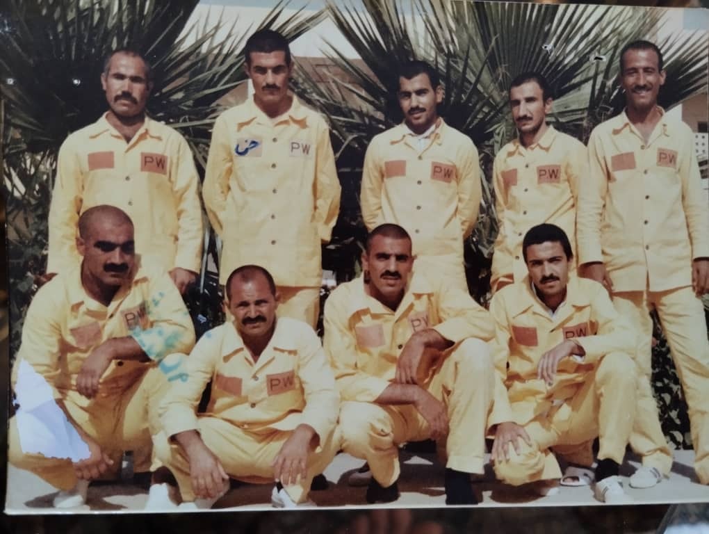 دیدار حجت الاسلام« حسینی کوهستانی» از «حسن رضا اشکانی» از همکاران آزاده دیدار حجت الاسلام« حسینی کوهستانی» از «حسن رضا اشکانی» از همکاران آزاده