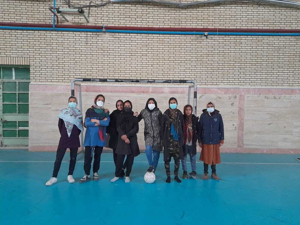 از مسابقات ورزشي شروع كردم