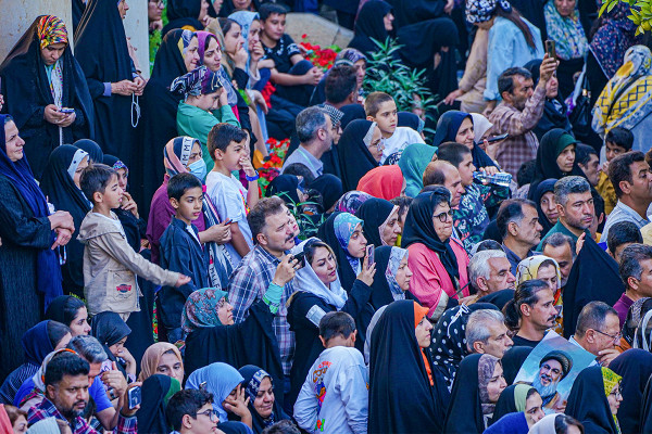 محفل کا جشن حافظ شیرازی کے مزار پر