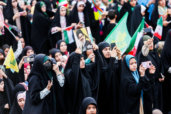 حملة «مثل النجمة»؛ أكبر احتفال للفتيات في إيران