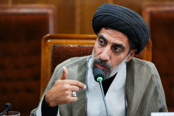 آیین رونمایی از کتاب «مکتب امام راحل و شهید»