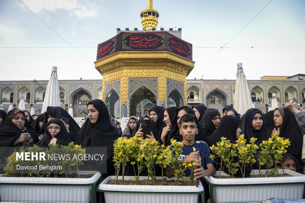 آیین سیاهپوشان حرم رضوی