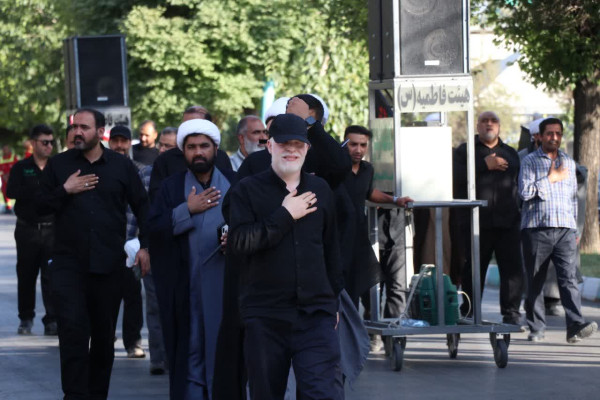 عزاداری هیئات کرمان در سومین روز تدفین رهبر فقید و شهید انقلاب