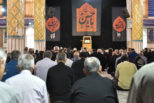 29 سال تداوم چهل صبح زیارت عاشورا در هیئت فاطمیون زنجان