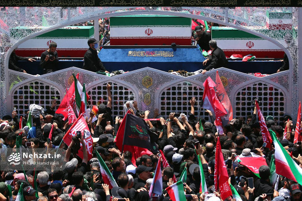 آیین تشییع پیکر مطهر رهبر شهید انقلاب در تهران برگزار شد