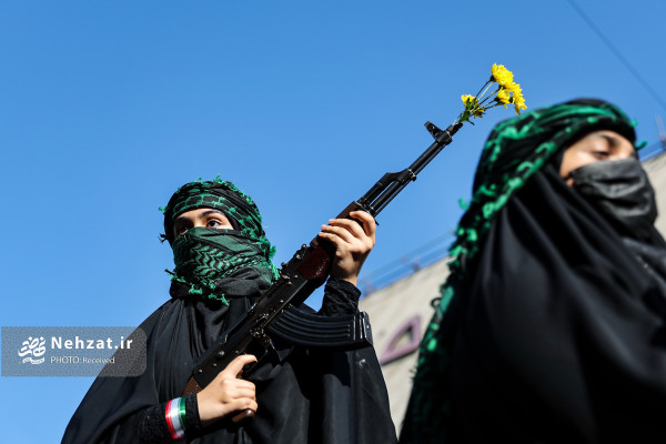 «ایران کے لیے قربانی» کے 313 ہزار رضاکاروں کی بڑی فوجی مشق منعقد ہوئی