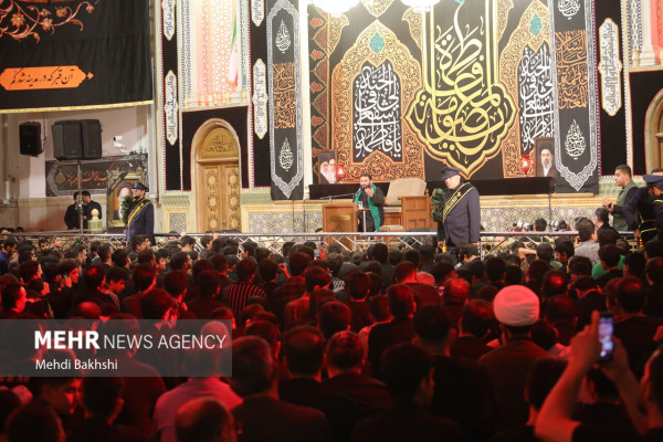 قم در سوگ بانوی کرامت سیاه‌پوش شد