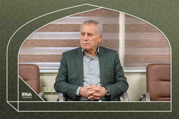 ایران امروز به جهان درس ایستادگی می‌دهد